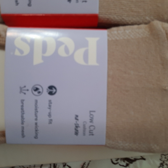 NWT PEDS  Low Cut Socks for  Womens 8-12 Cushion No Show Nude Color - Picture 7 of 10